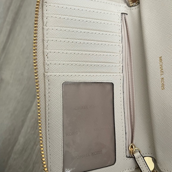 Michael Kors Vanilla Wristlet - Picture 8 of 8
